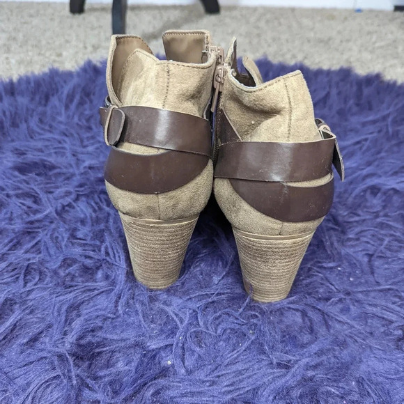 Ankle Boots by Carlos Santana - Picture 4 of 5